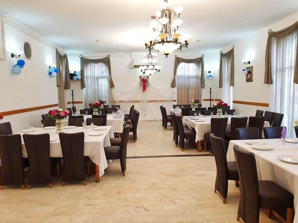 Hotel Marion Dumbraveni  Extérieur photo