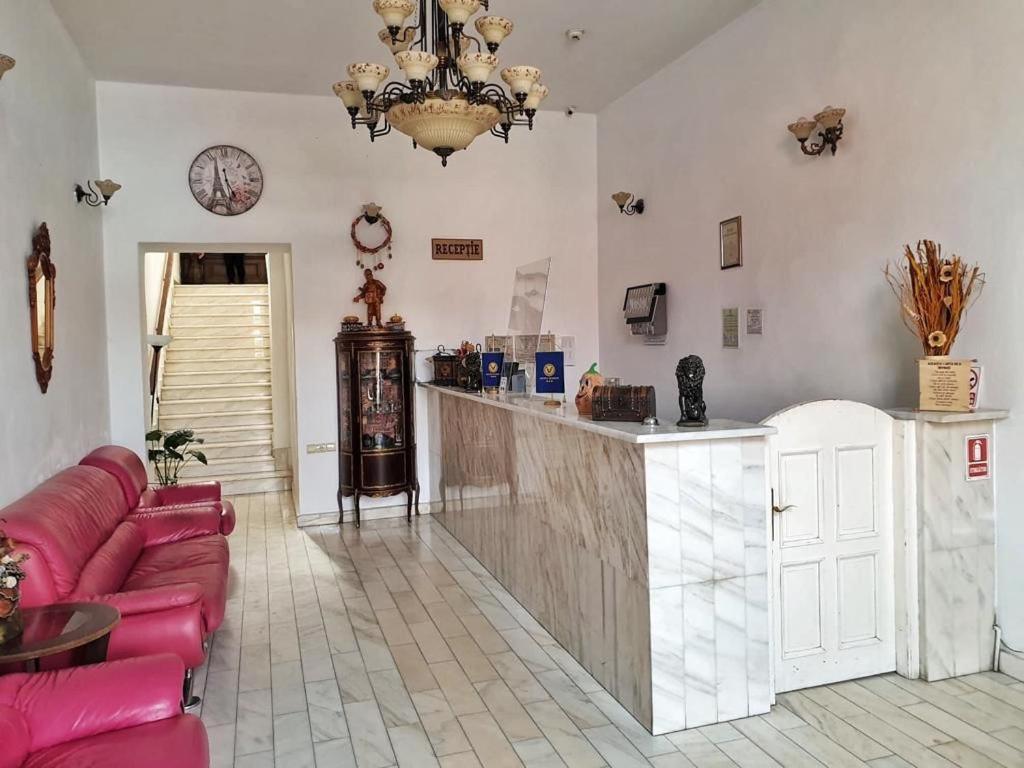 Hotel Marion Dumbraveni  Extérieur photo