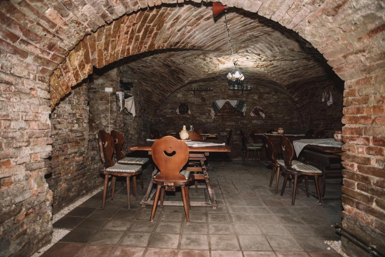 Hotel Marion Dumbraveni  Extérieur photo
