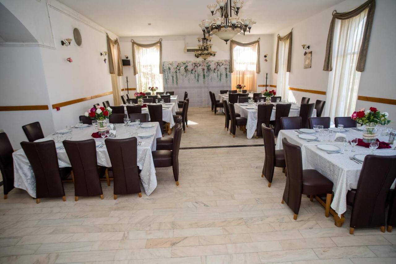 Hotel Marion Dumbraveni  Extérieur photo