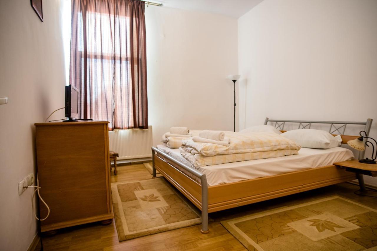 Hotel Marion Dumbraveni  Extérieur photo