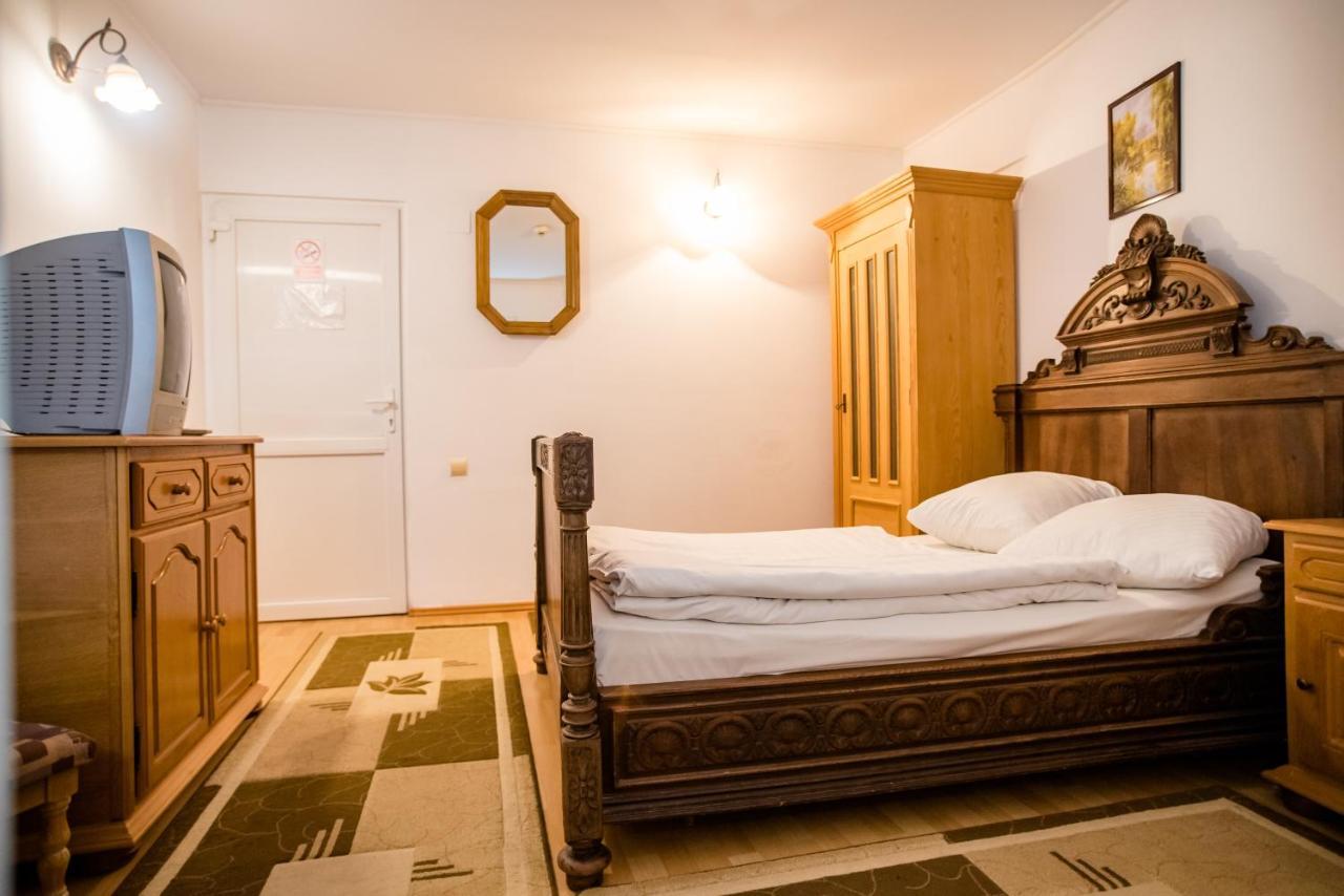 Hotel Marion Dumbraveni  Extérieur photo