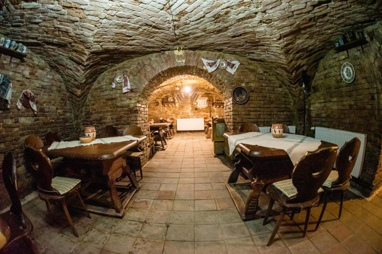 Hotel Marion Dumbraveni  Extérieur photo