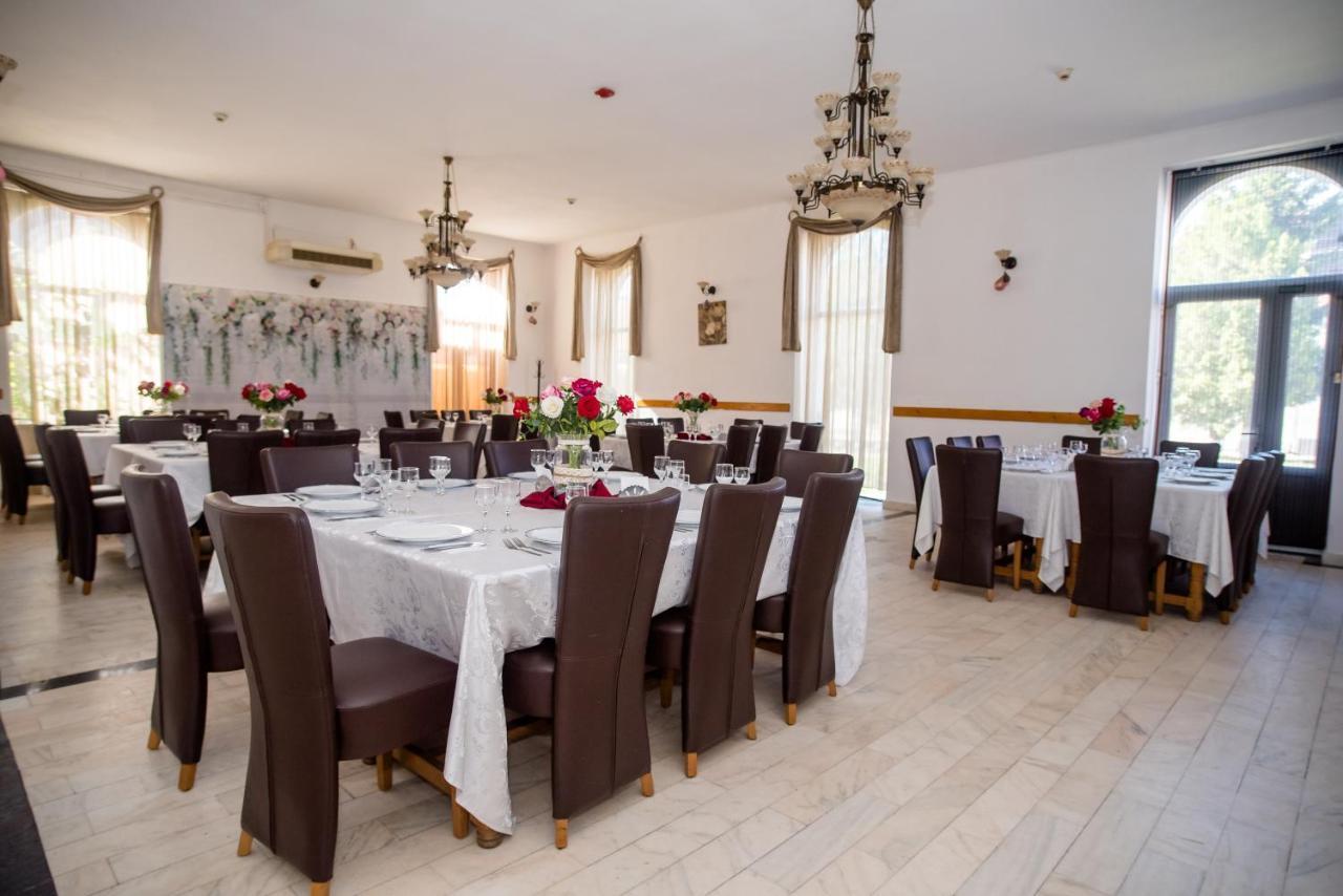 Hotel Marion Dumbraveni  Extérieur photo