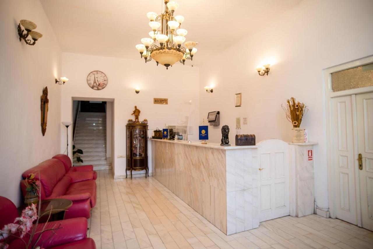 Hotel Marion Dumbraveni  Extérieur photo