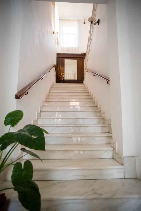 Hotel Marion Dumbraveni  Extérieur photo