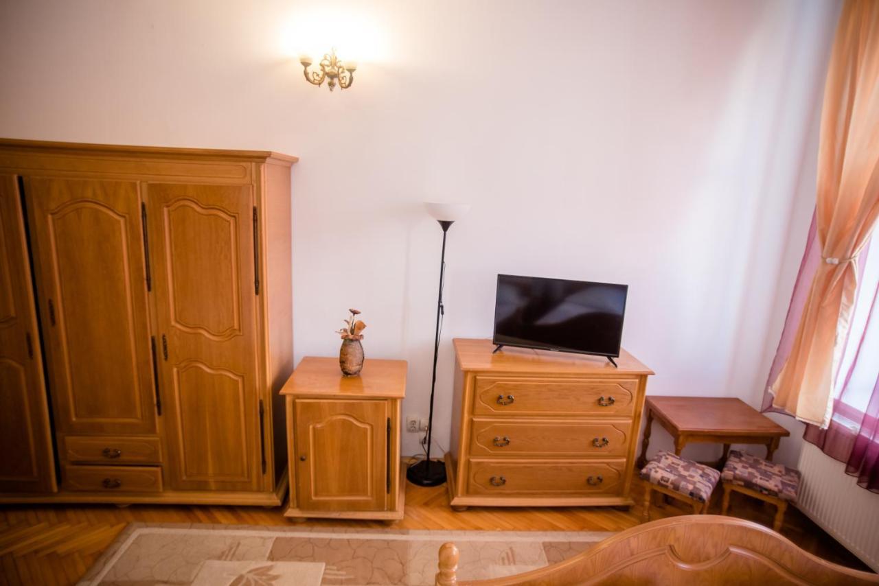 Hotel Marion Dumbraveni  Extérieur photo