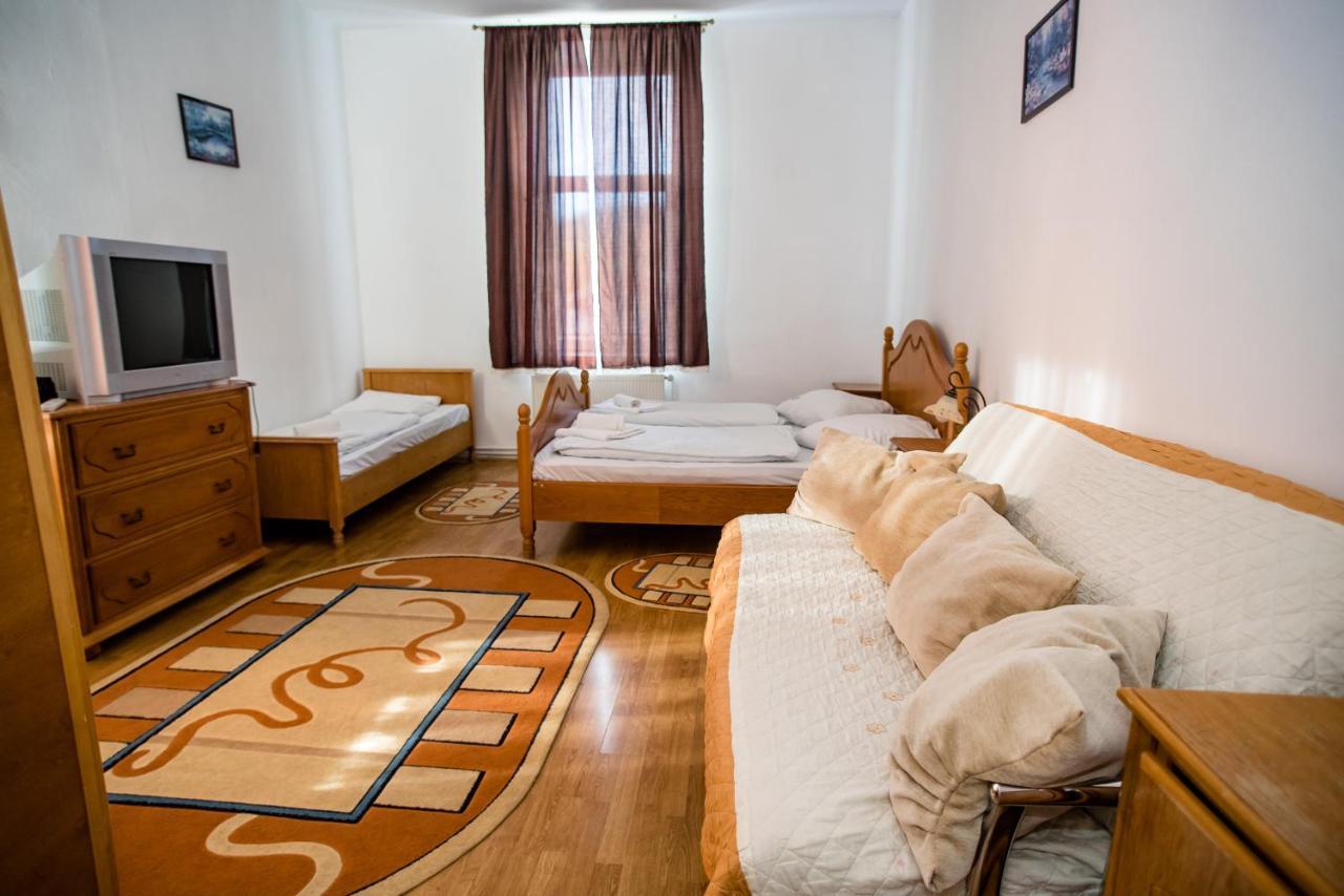 Hotel Marion Dumbraveni  Extérieur photo