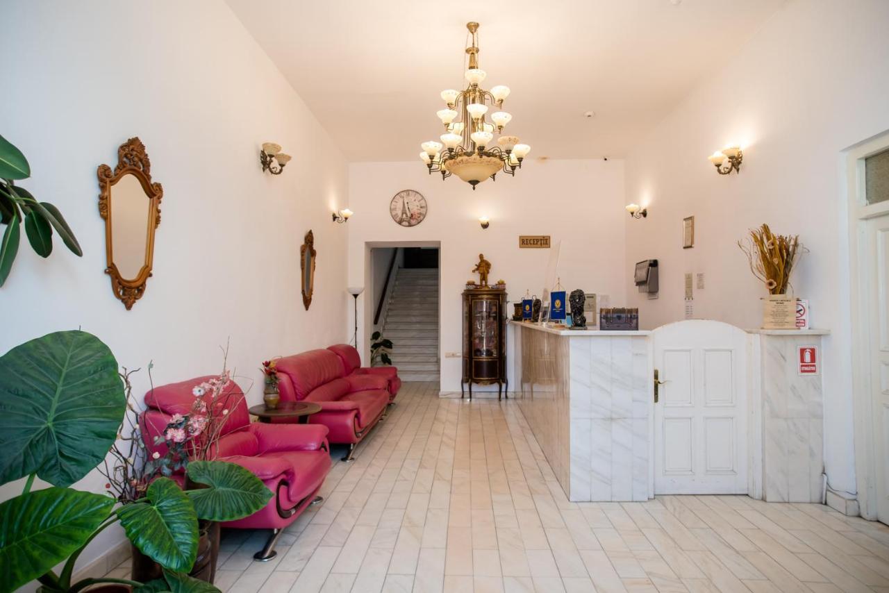Hotel Marion Dumbraveni  Extérieur photo