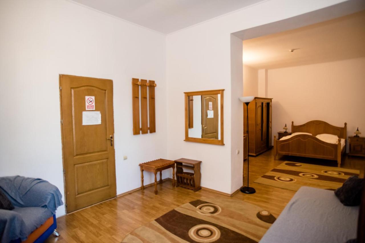 Hotel Marion Dumbraveni  Extérieur photo