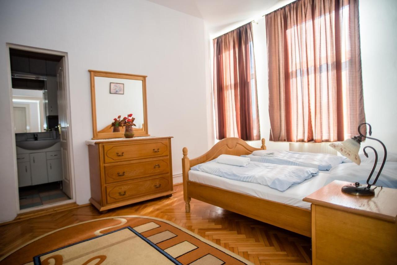 Hotel Marion Dumbraveni  Extérieur photo